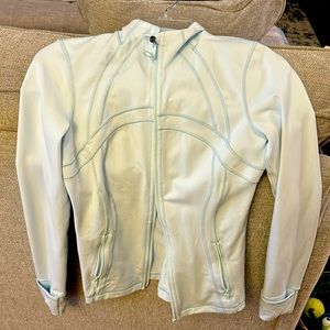 Lululemon jacket full zip with zip pockets . Size 6 . Like new . Worn once